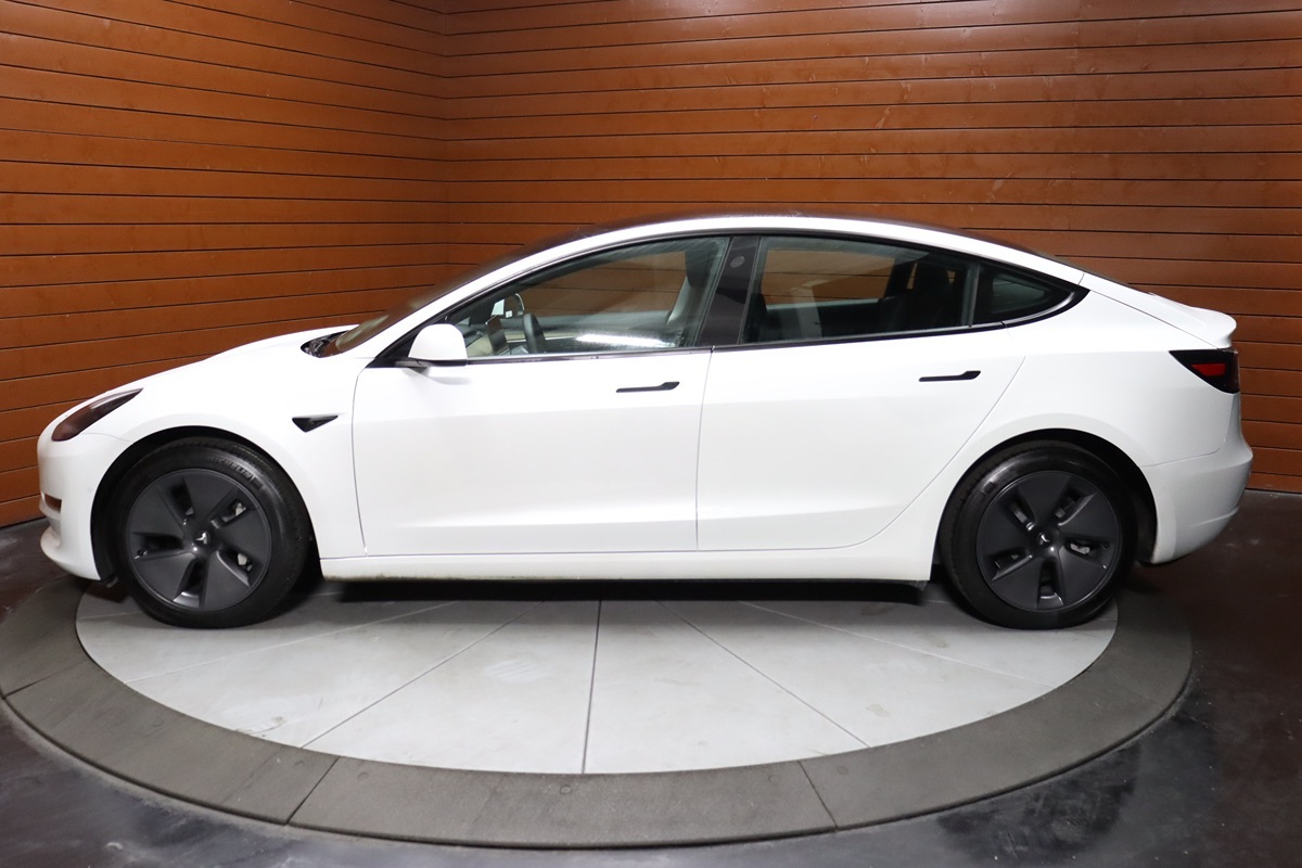 2023 Tesla Model 3 photo 16