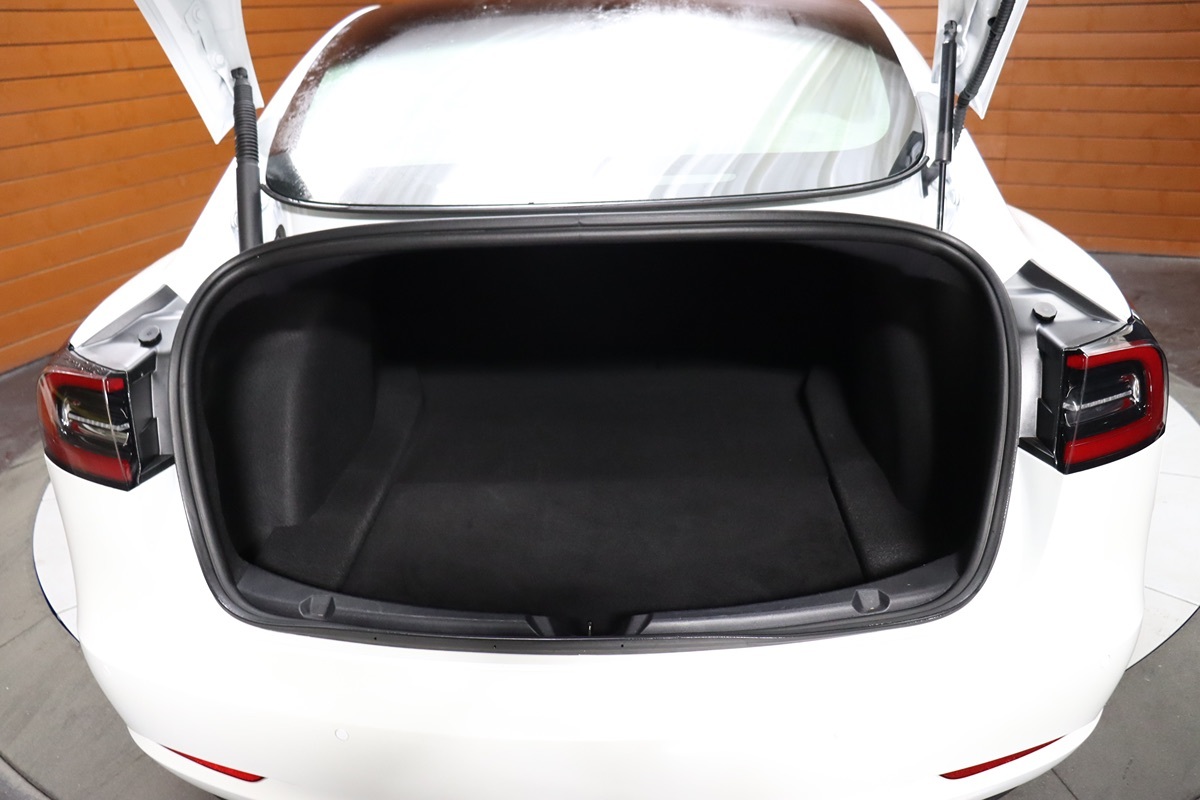 2023 Tesla Model 3 photo 13