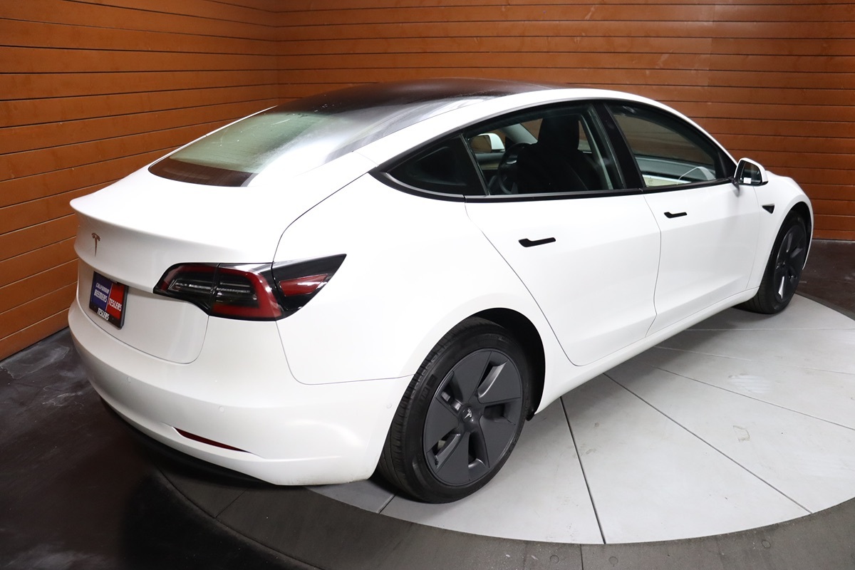 2023 Tesla Model 3 photo 17