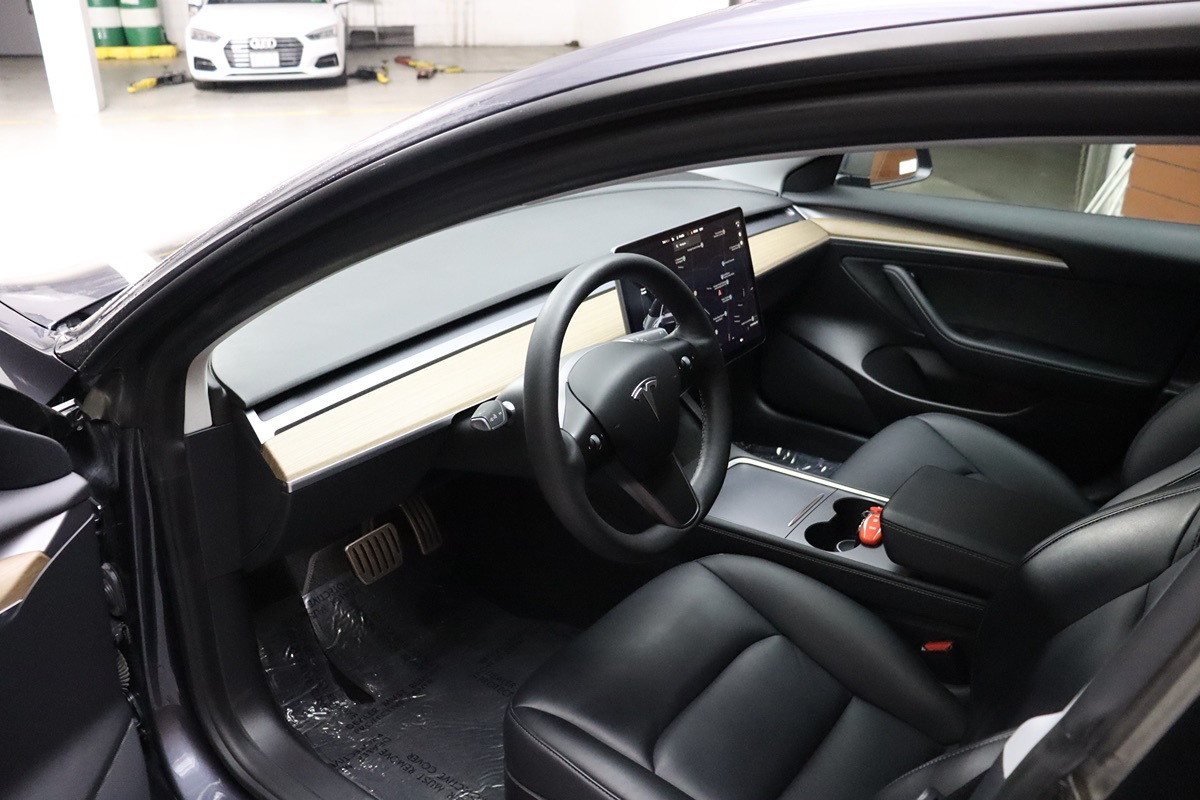 2021 Tesla Model 3 Performance photo 19