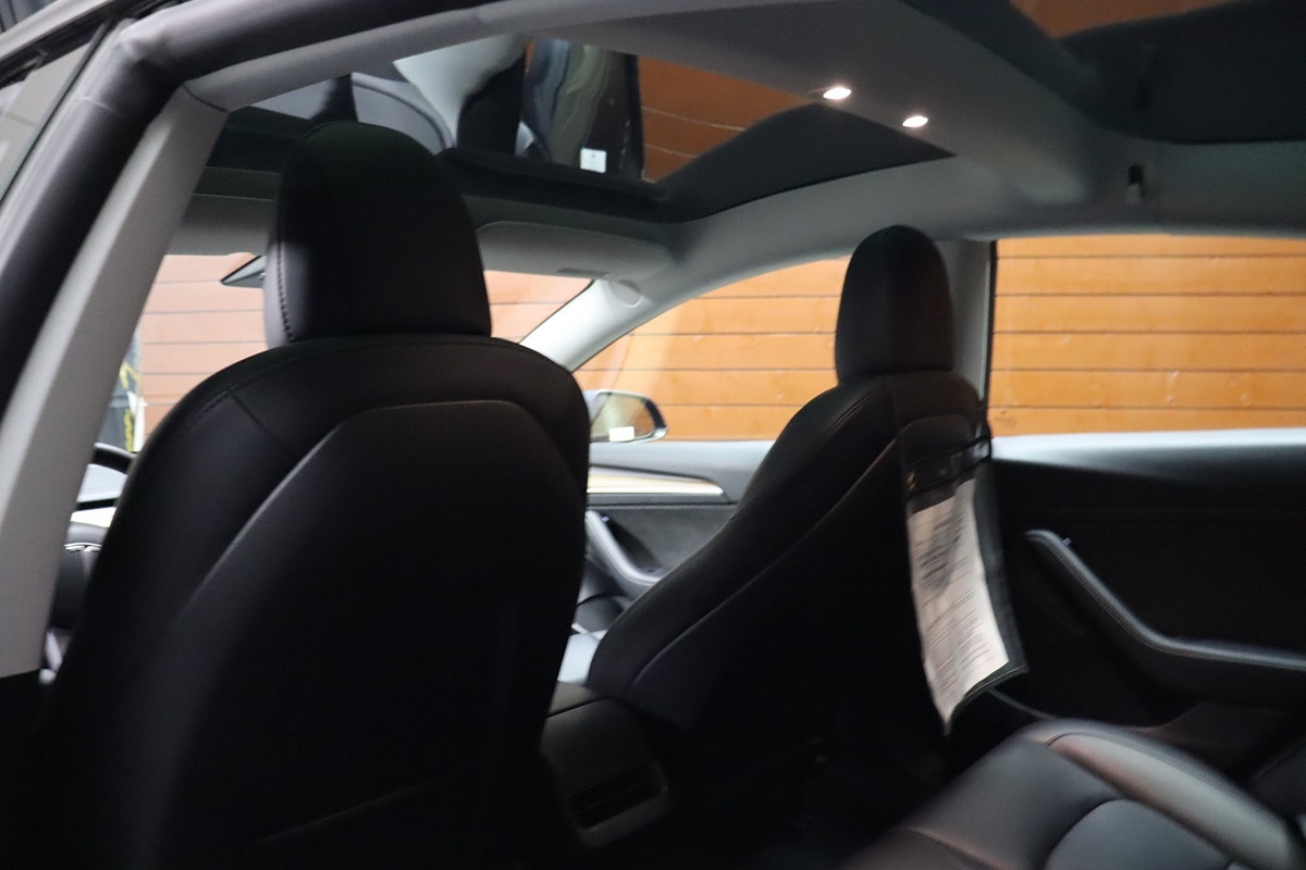 2021 Tesla Model 3 Performance photo 29