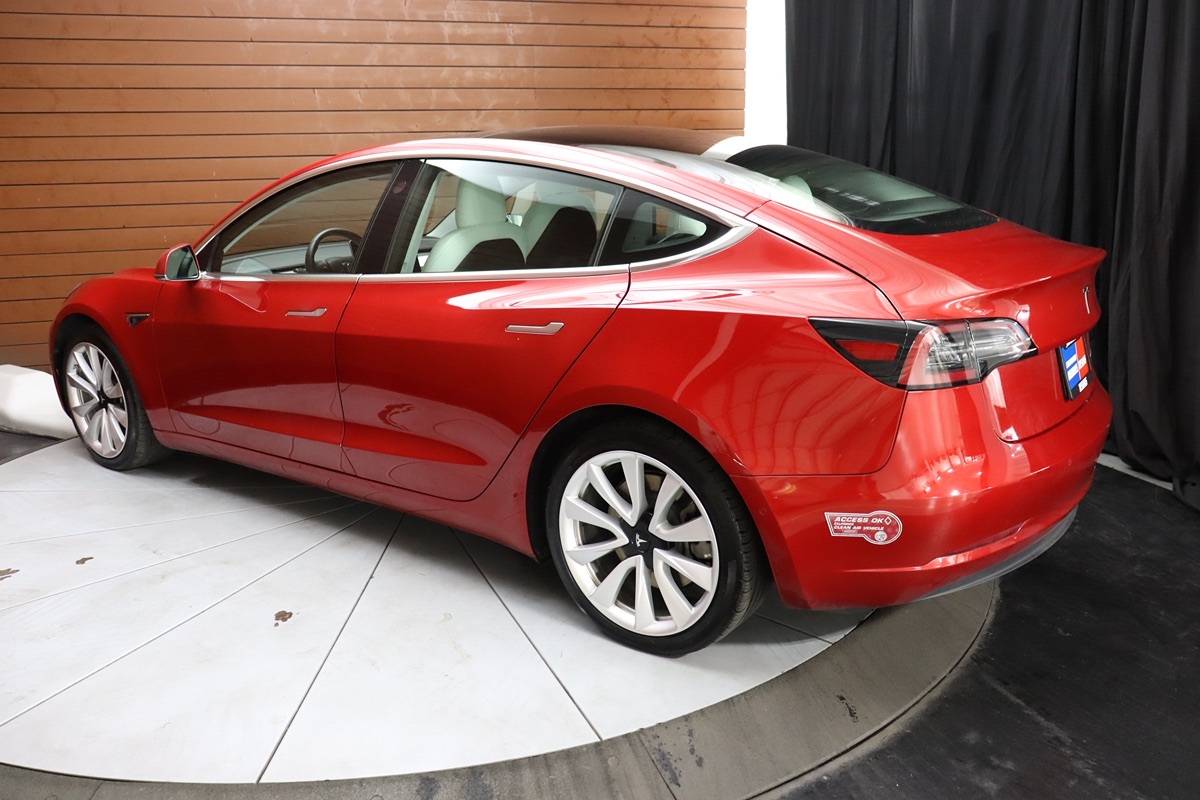 2020 Tesla Model 3 Long Range photo 10