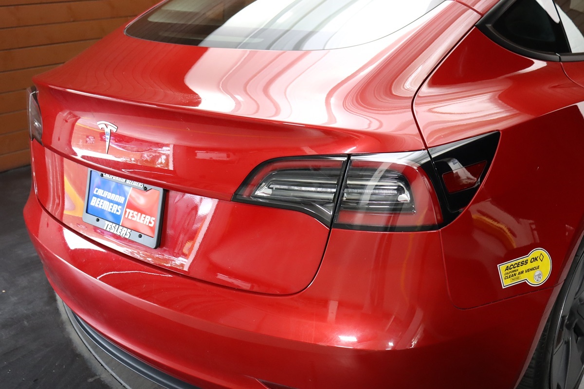 2023 Tesla Model 3 photo 3