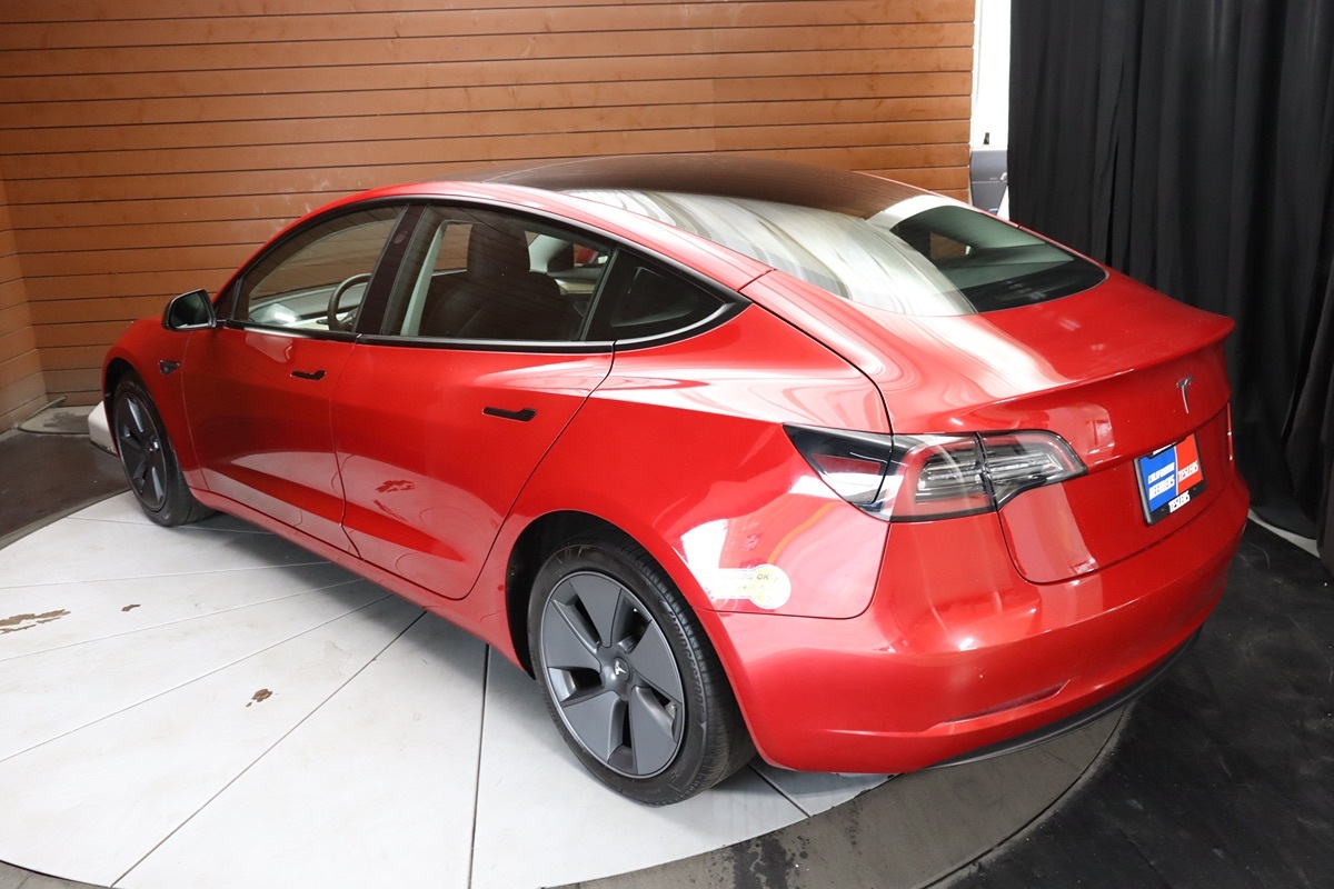 2023 Tesla Model 3 photo 9