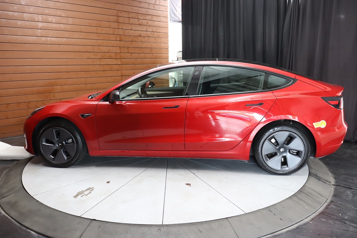 2023 Tesla Model 3 photo 10