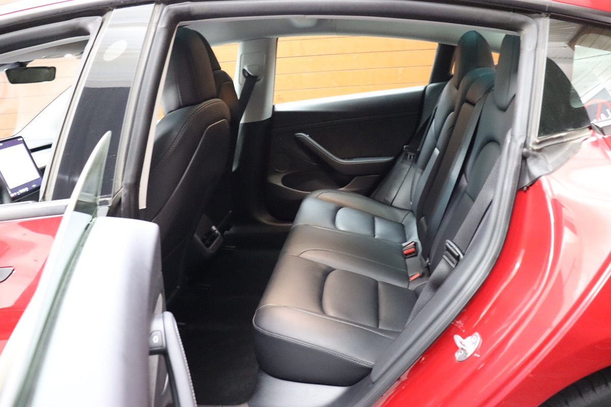 2023 Tesla Model 3 photo 33