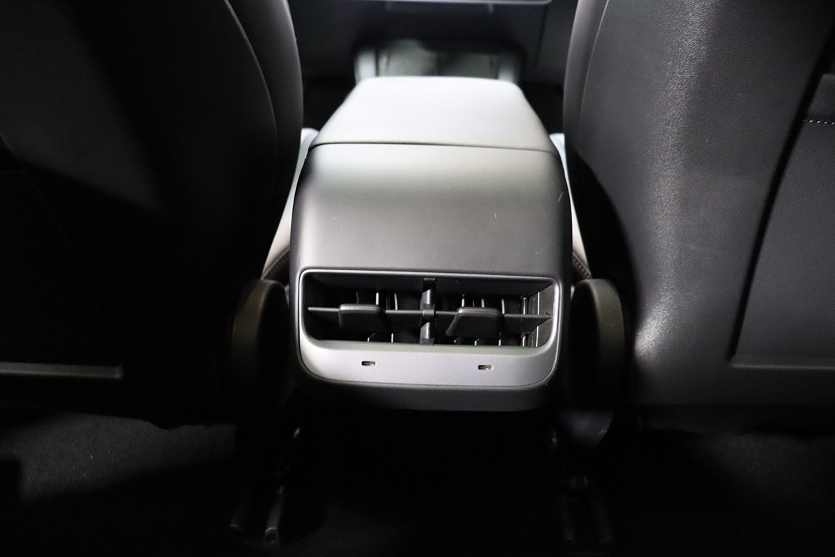 2023 Tesla Model 3 photo 37