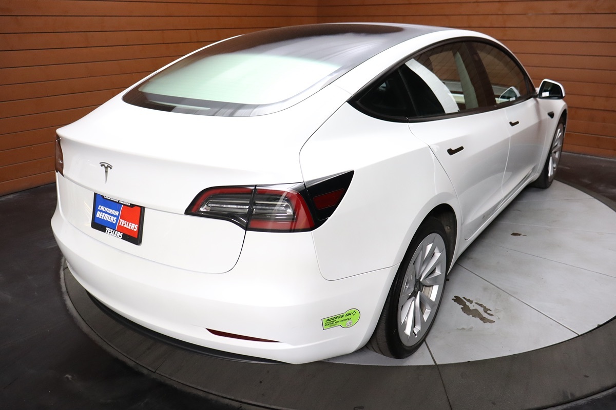2023 Tesla Model 3 photo 5
