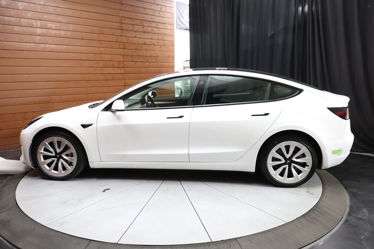 2023 Tesla Model 3 photo 9