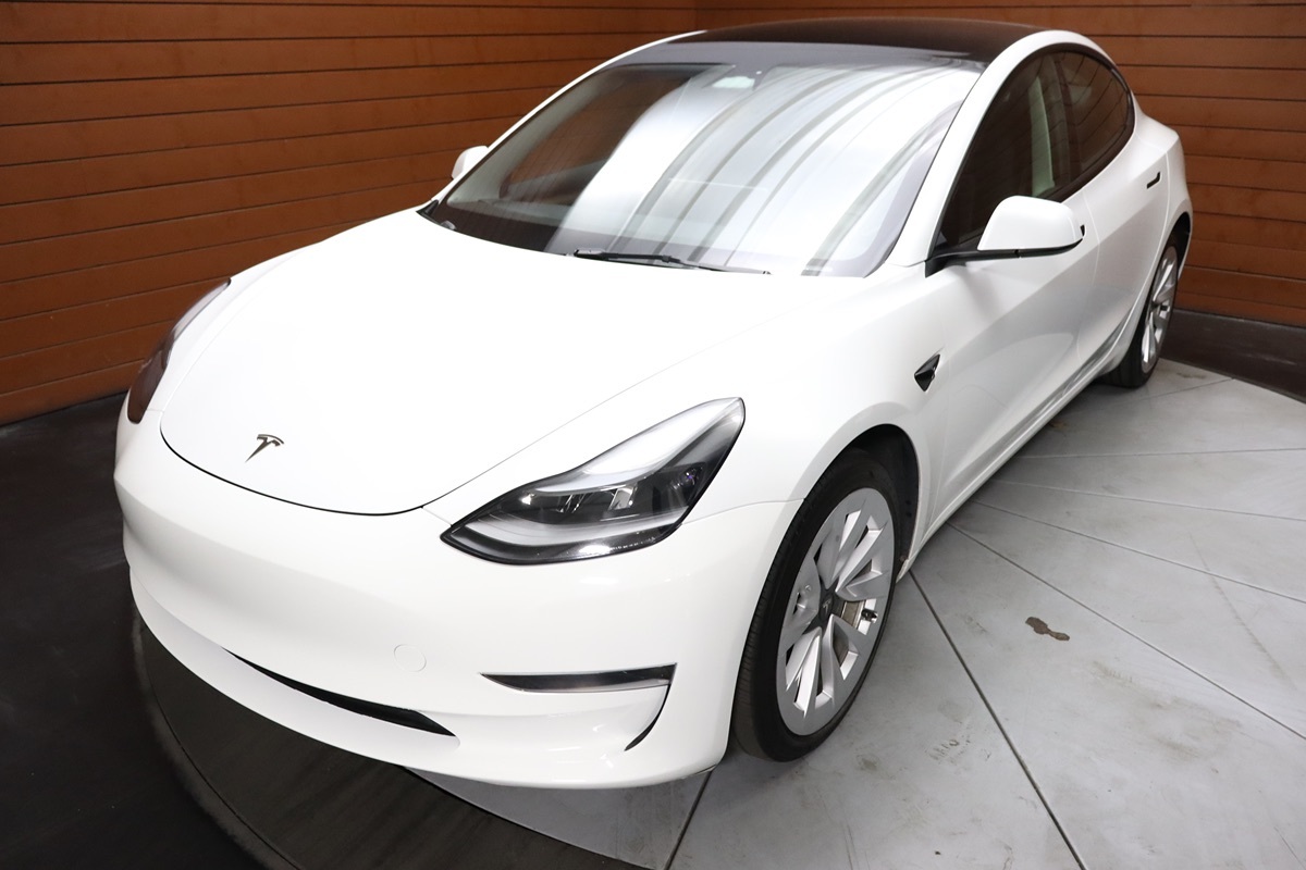 2023 Tesla Model 3 photo 12