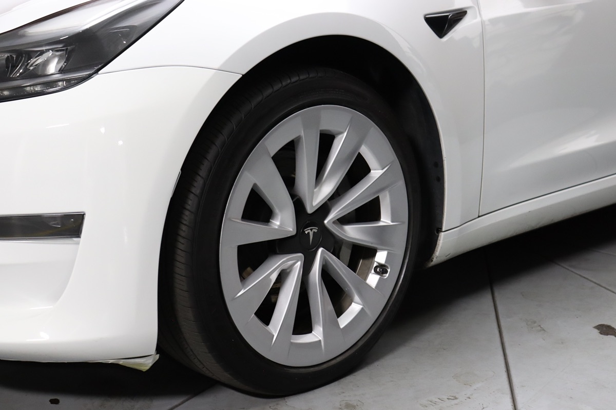 2023 Tesla Model 3 photo 13