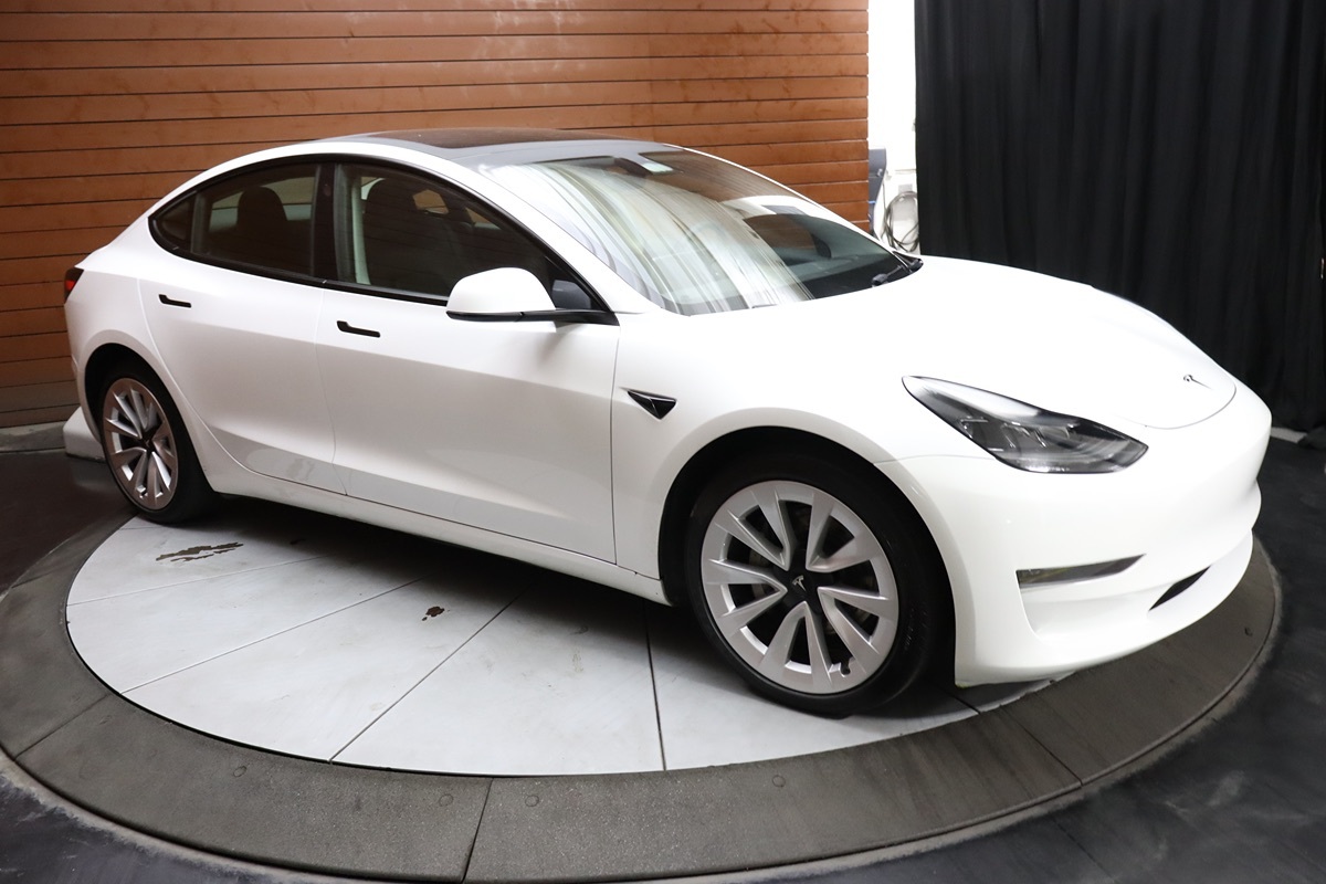 2023 Tesla Model 3 photo 16