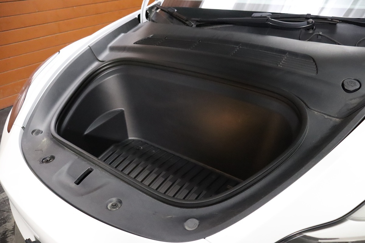 2022 Tesla Model Y Long Range photo 3