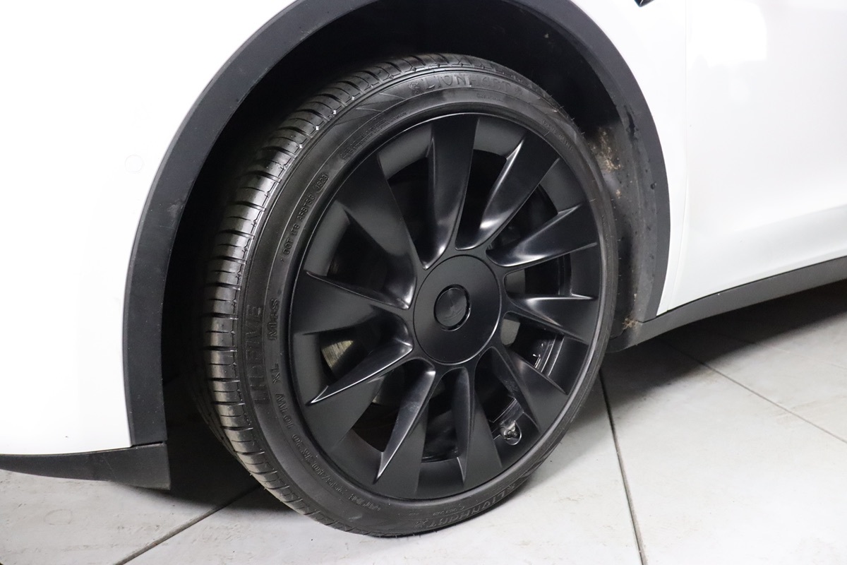 2022 Tesla Model Y Long Range photo 6
