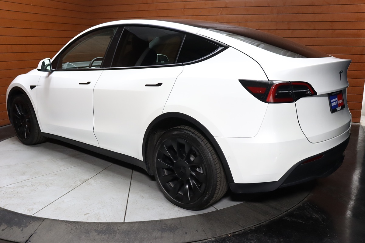 2022 Tesla Model Y Long Range photo 9