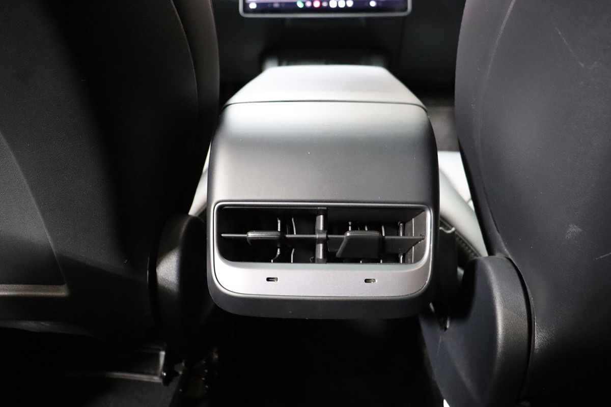 2022 Tesla Model Y Long Range photo 17