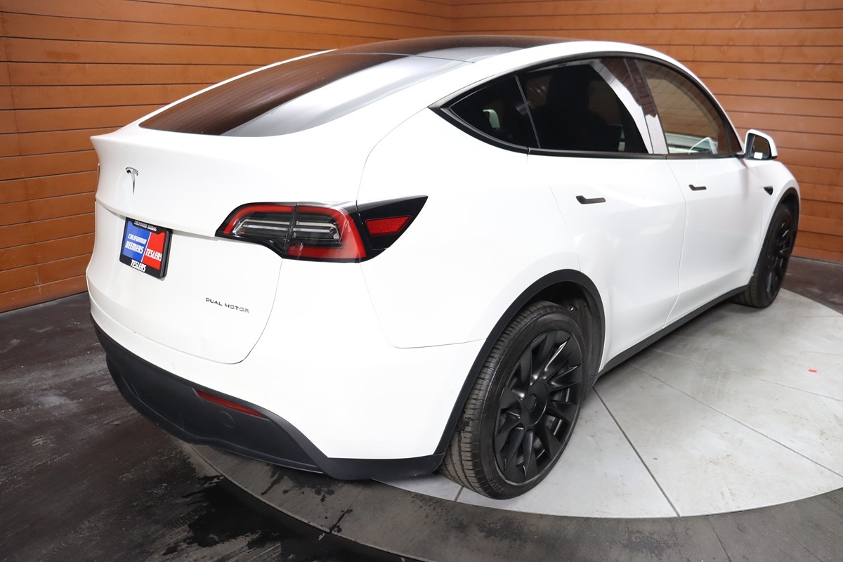 2022 Tesla Model Y Long Range photo 30