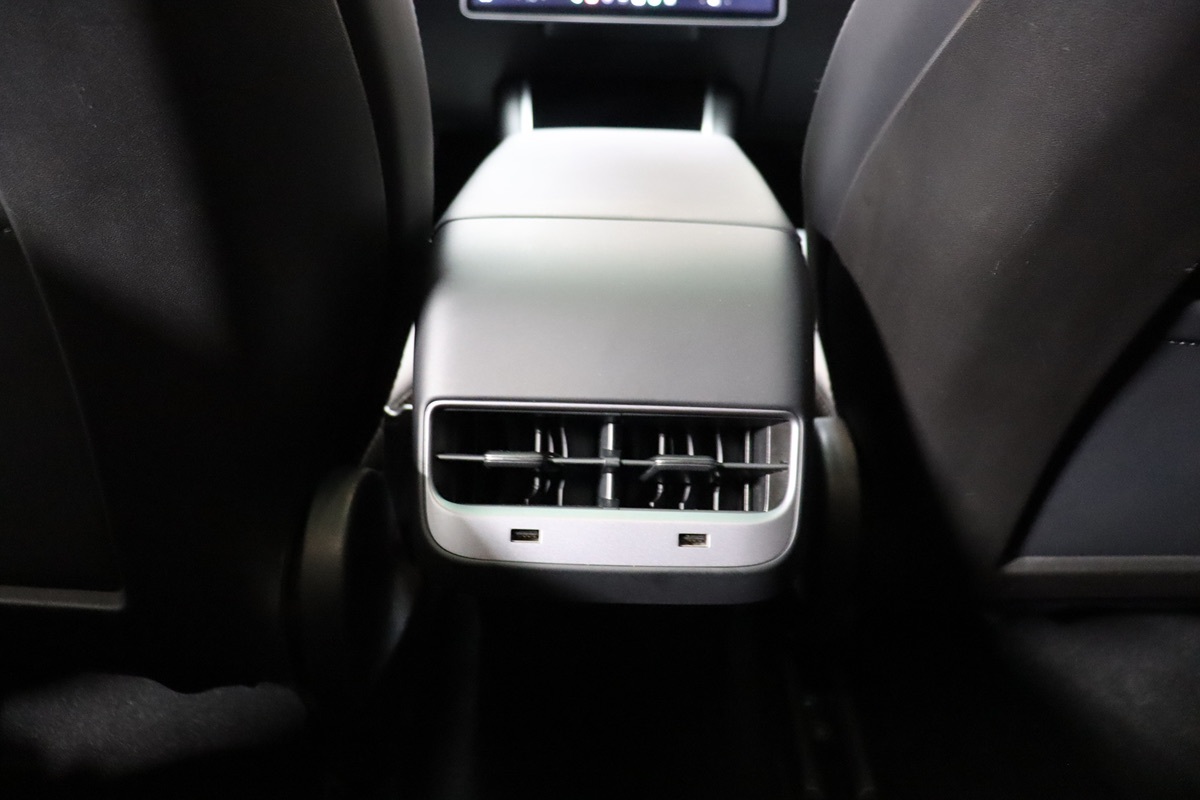 2020 Tesla Model 3 Long Range photo 25