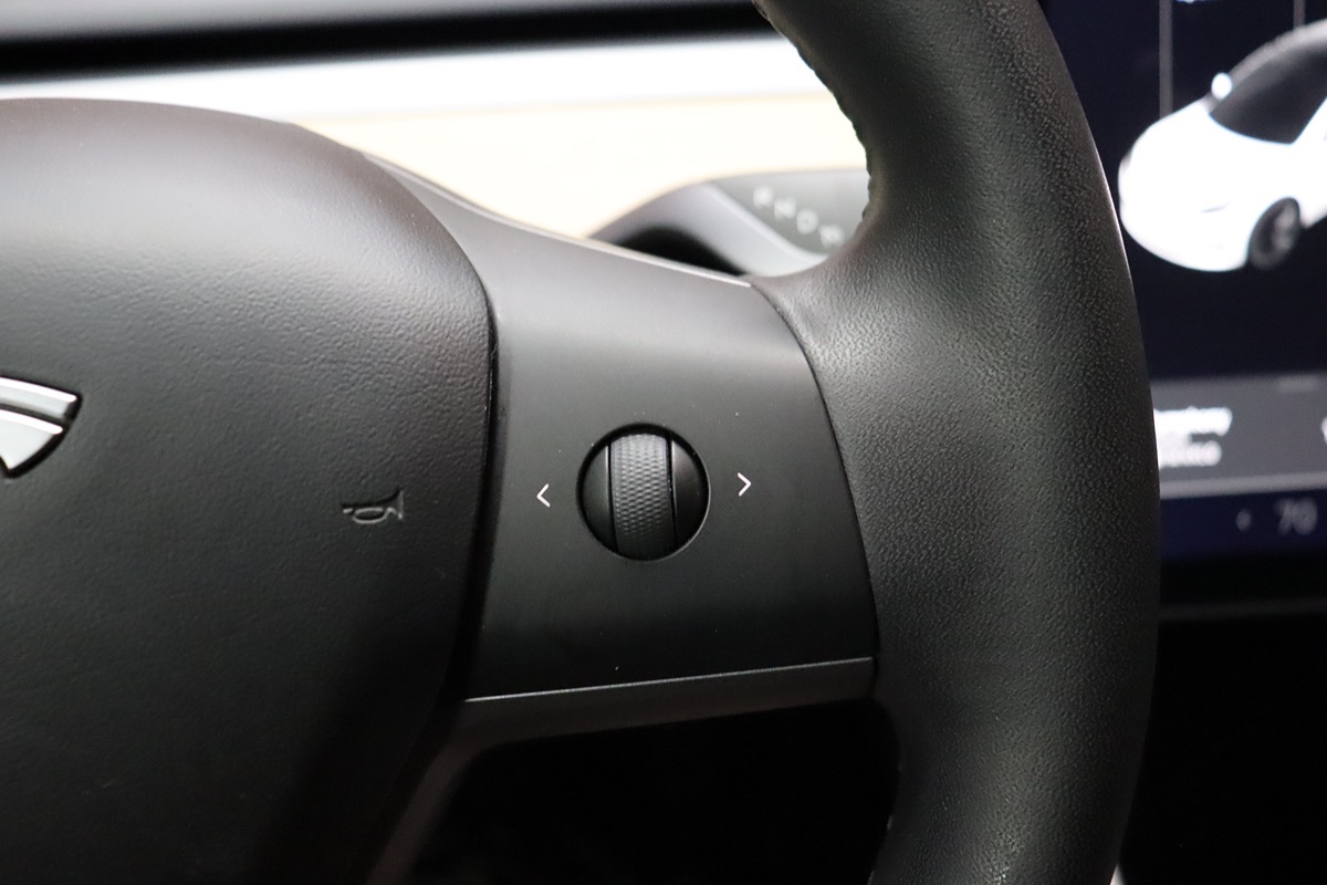 2020 Tesla Model 3 Long Range photo 32