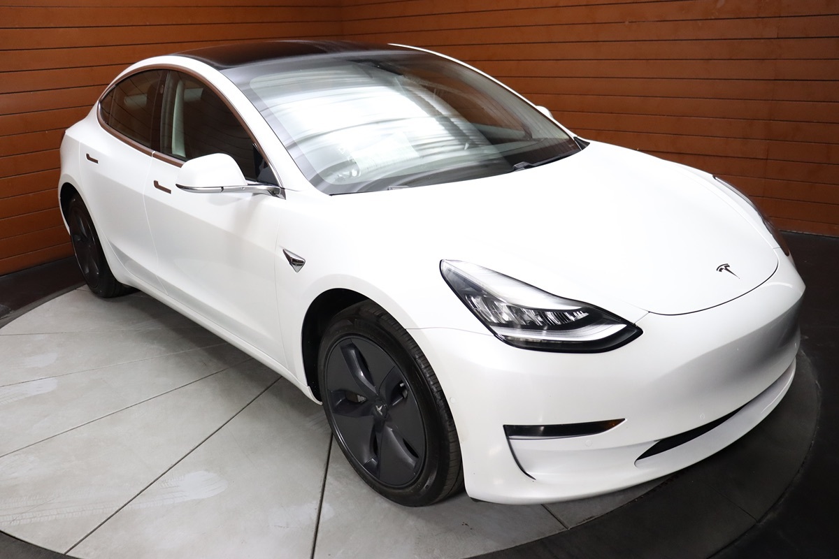 2020 Tesla Model 3 Long Range photo 23