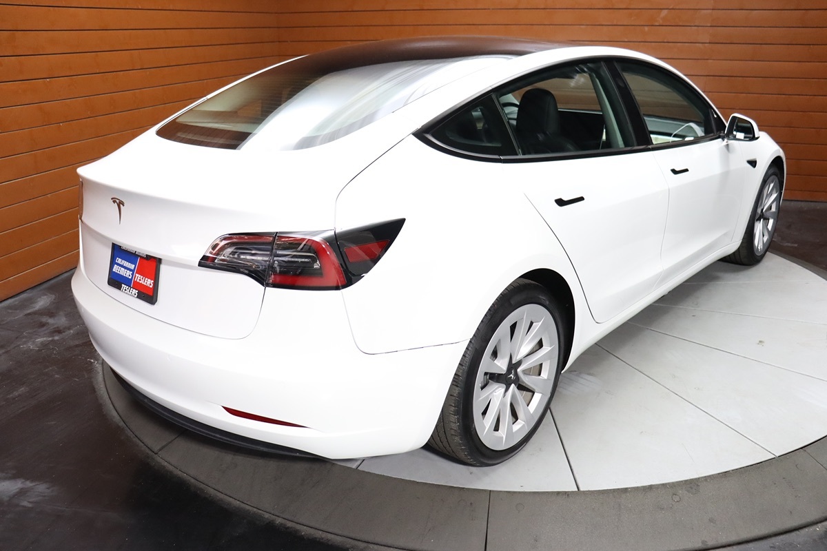 2022 Tesla Model 3 photo 18