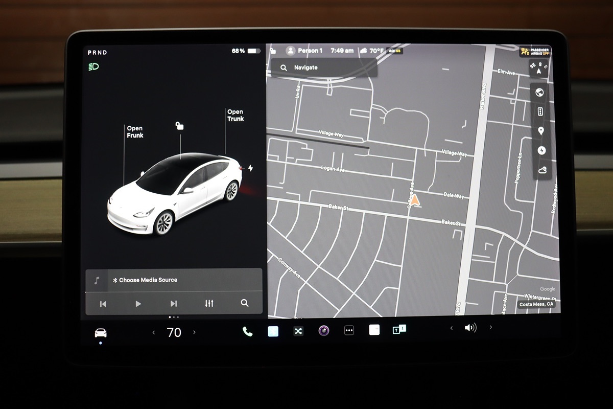 2021 Tesla Model 3 Standard Range Plus photo 14