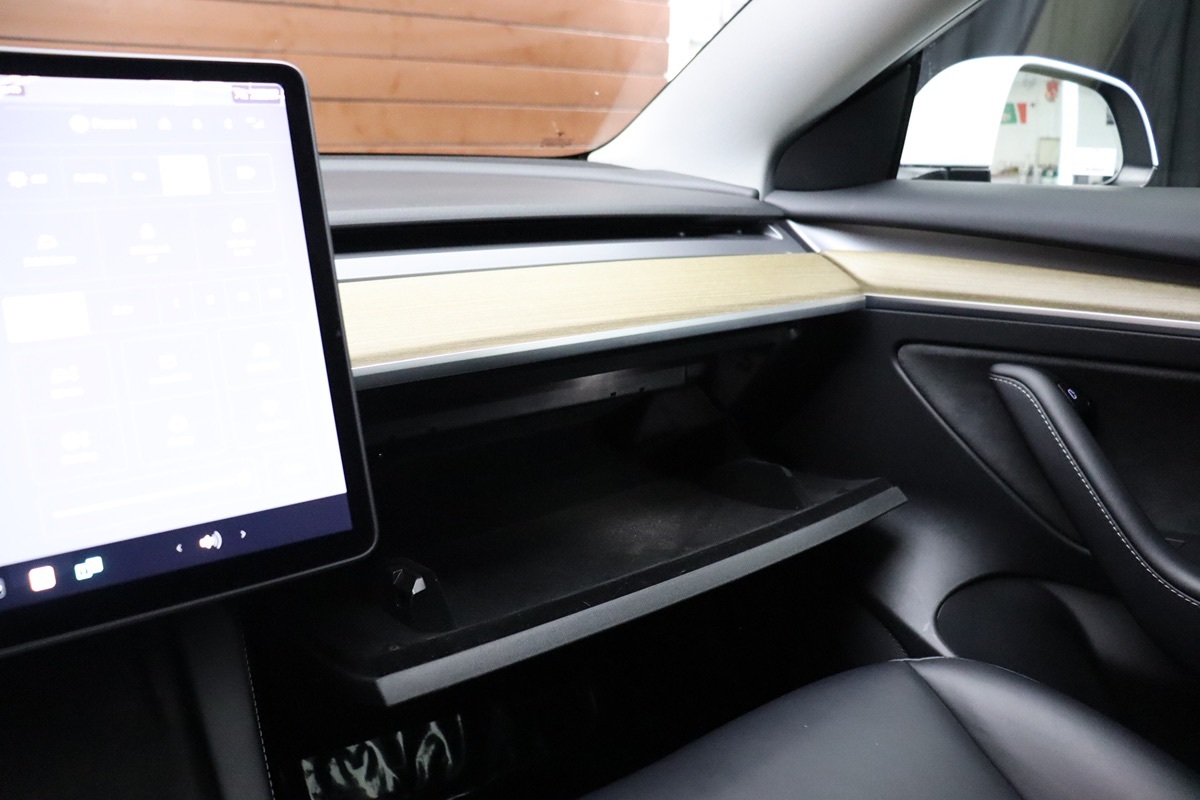 2021 Tesla Model 3 Standard Range Plus photo 17