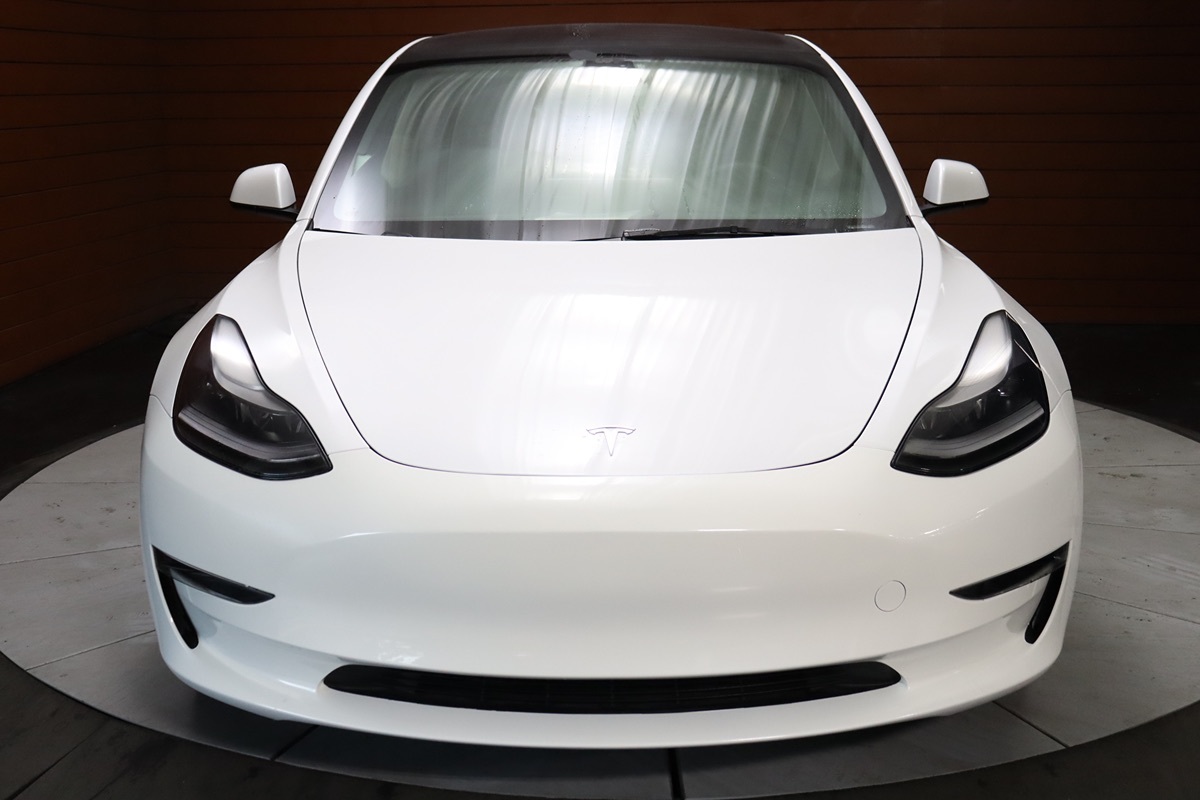 2021 Tesla Model 3 Standard Range Plus photo 2