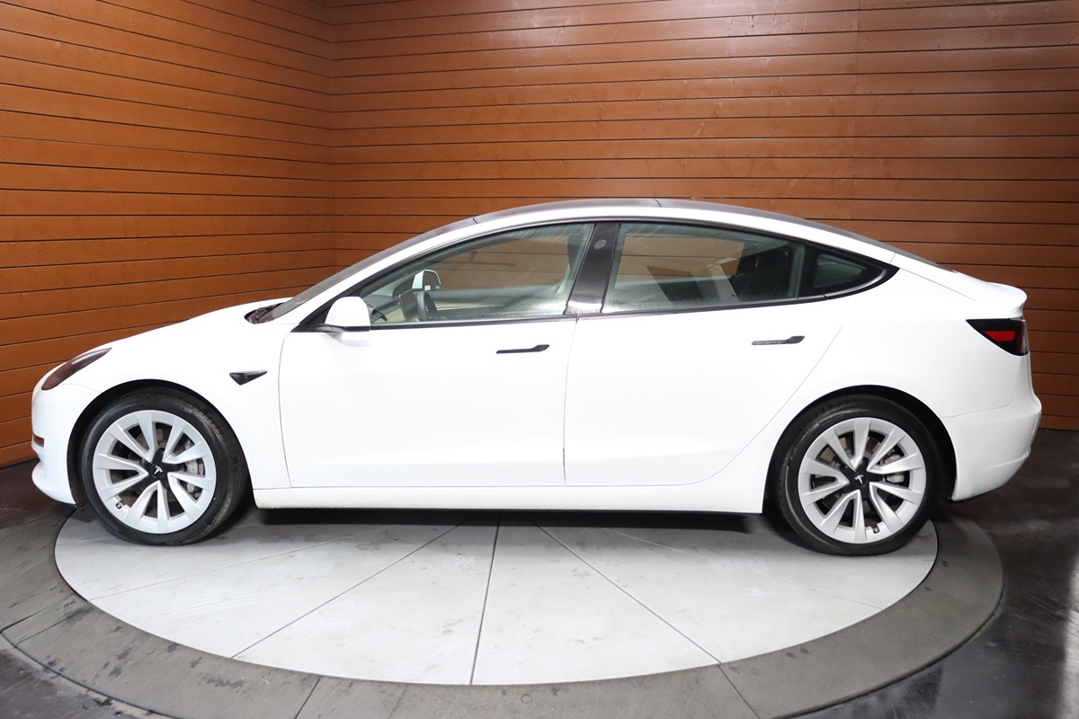 2021 Tesla Model 3 Standard Range Plus photo 7