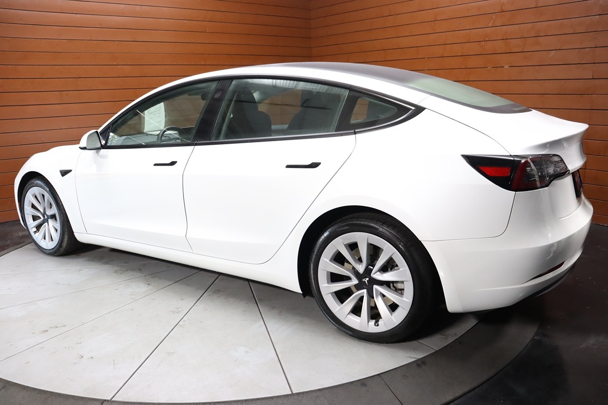 2021 Tesla Model 3 Standard Range Plus photo 8