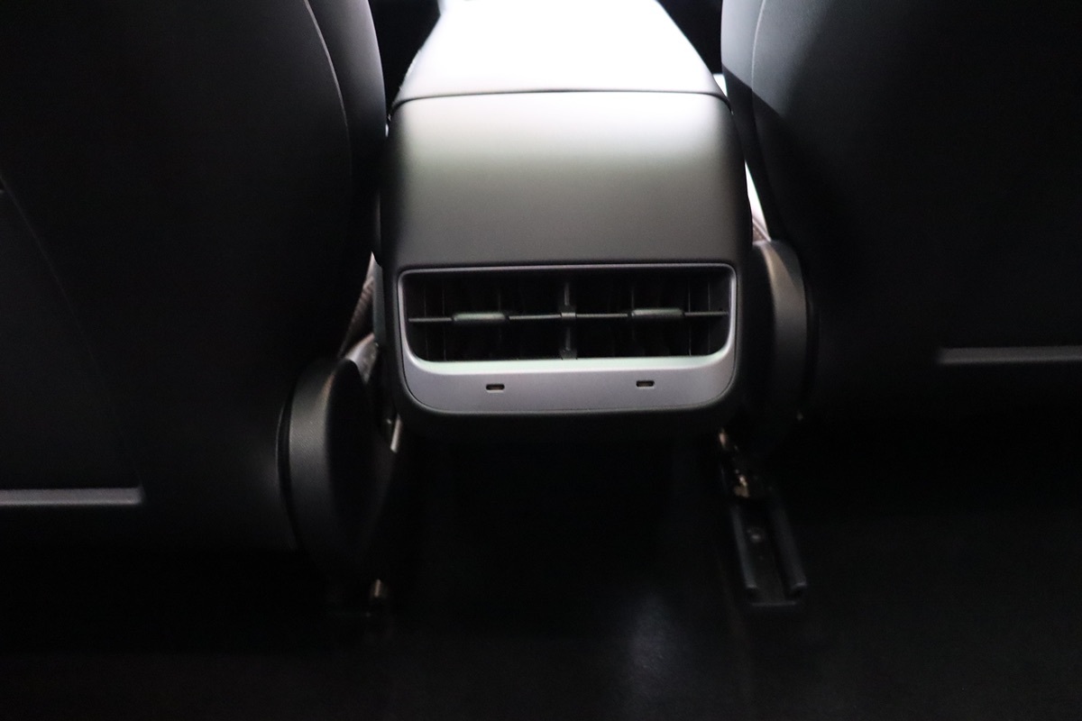 2021 Tesla Model 3 Standard Range Plus photo 18
