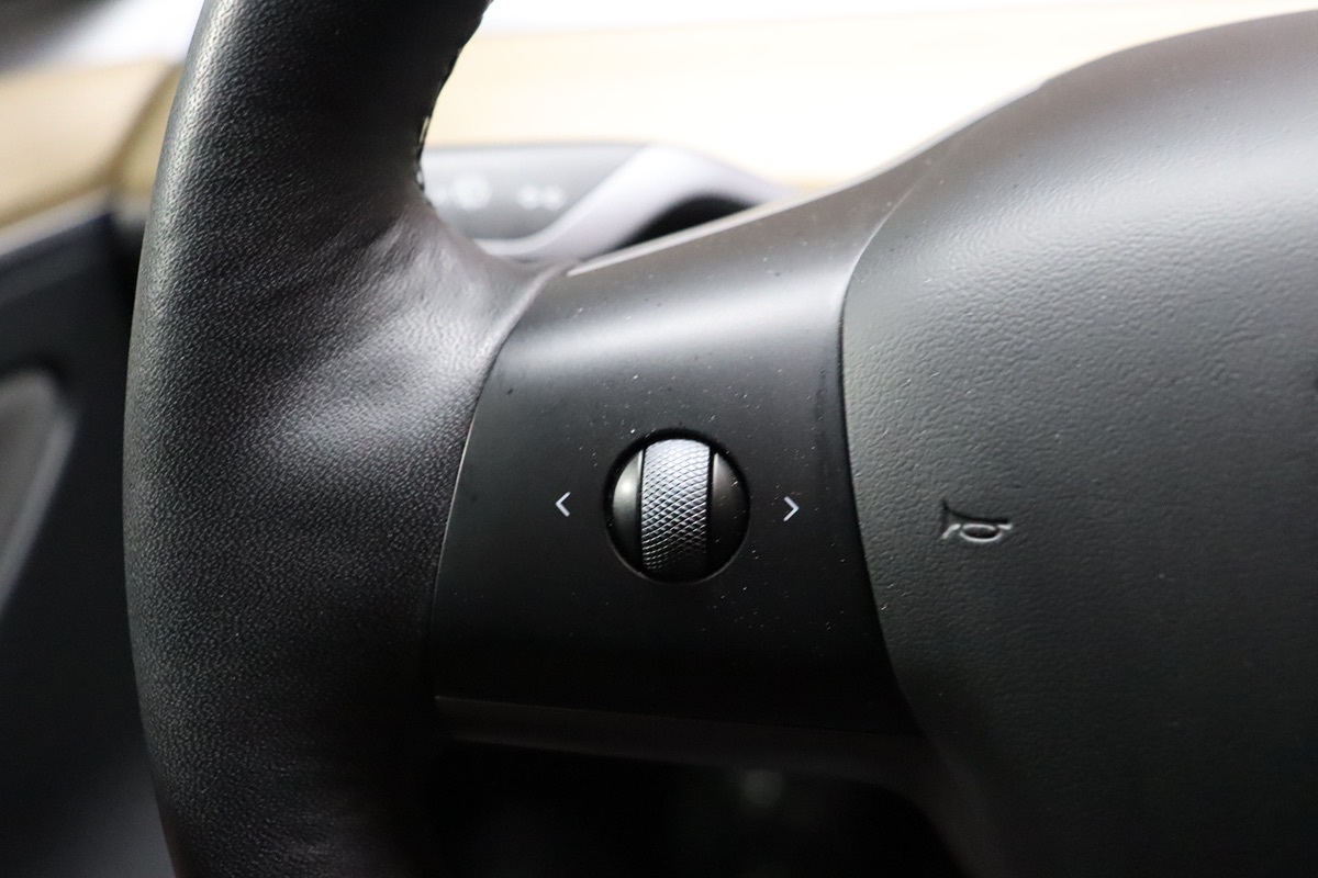 2021 Tesla Model 3 Standard Range Plus photo 23