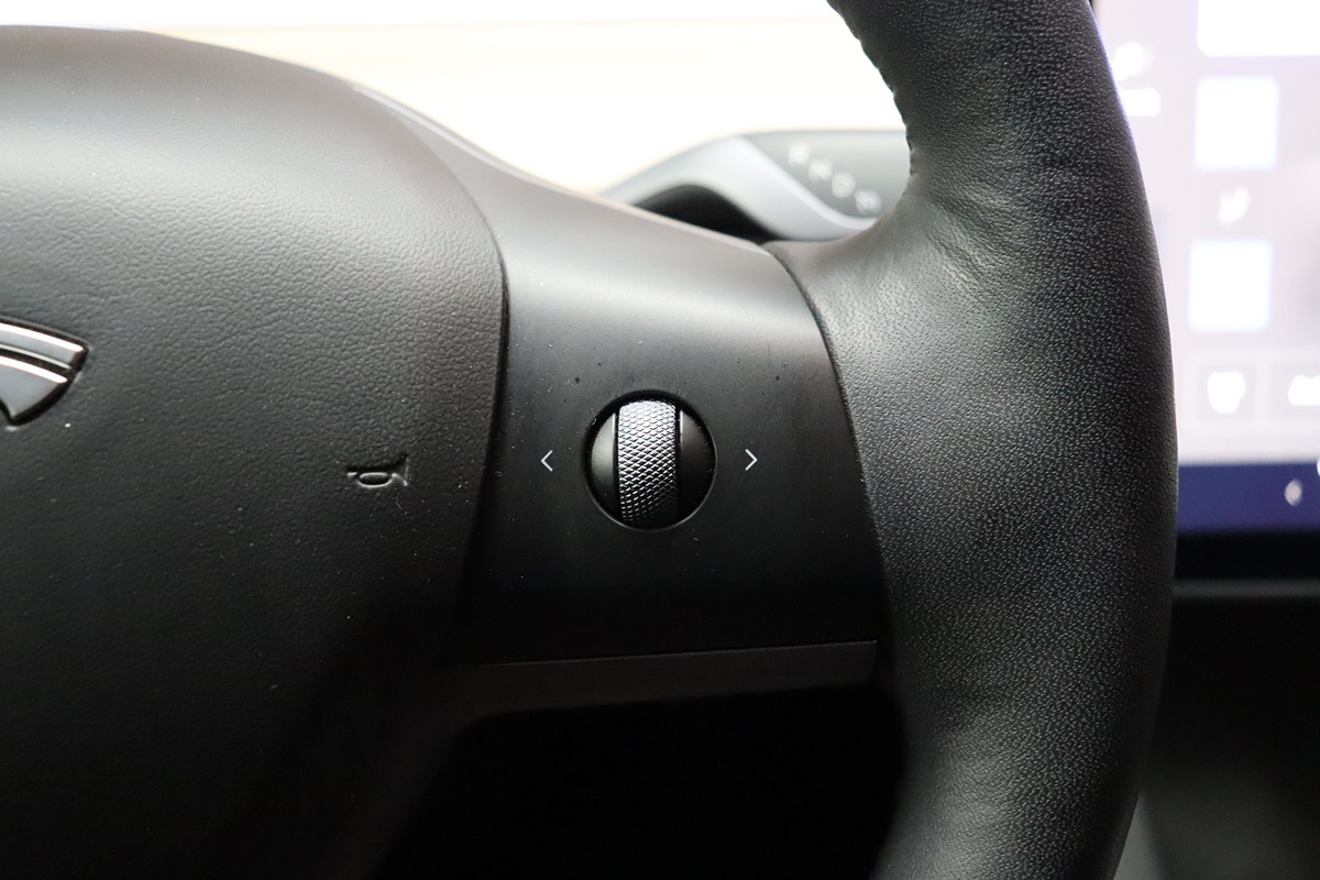 2021 Tesla Model 3 Standard Range Plus photo 25