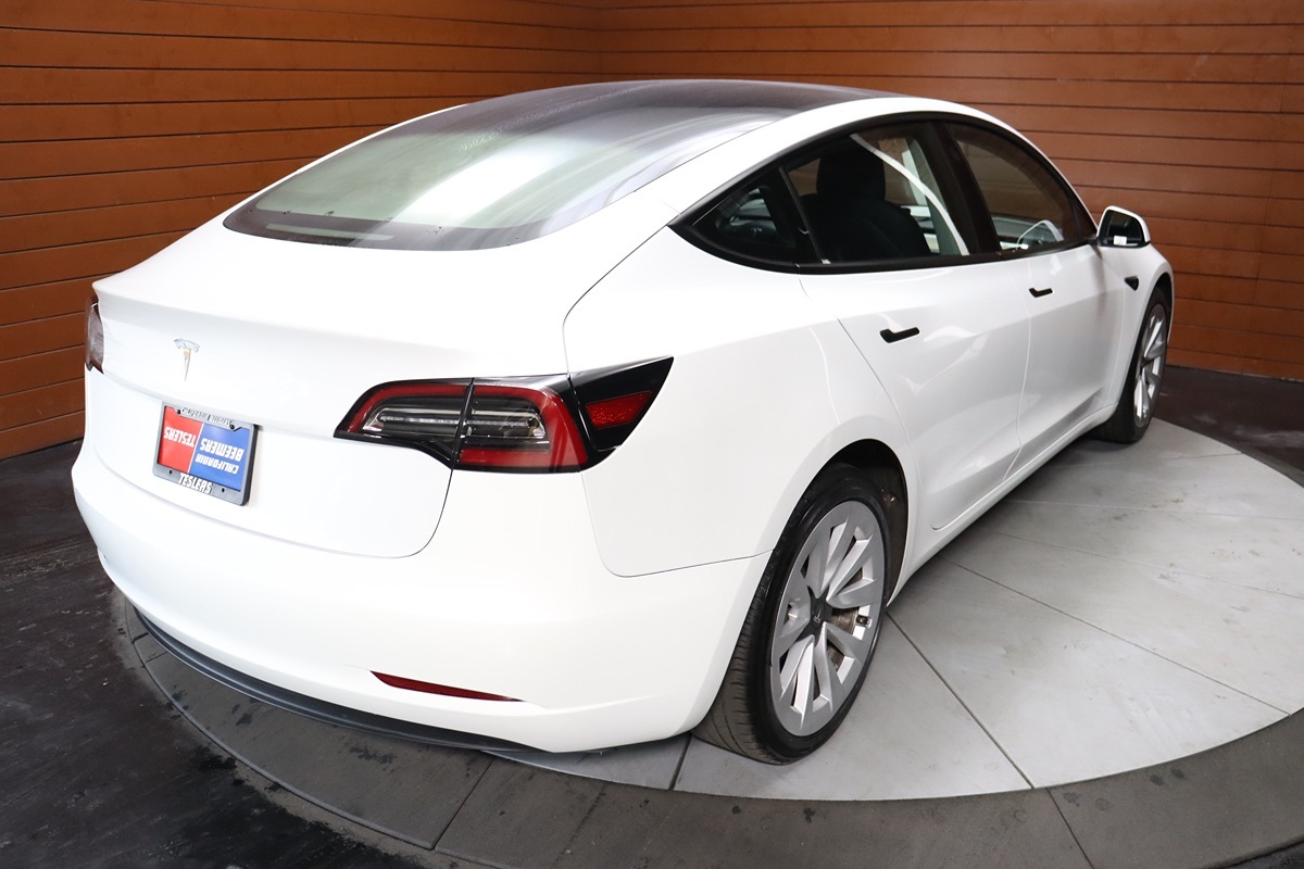 2021 Tesla Model 3 Standard Range Plus photo 32
