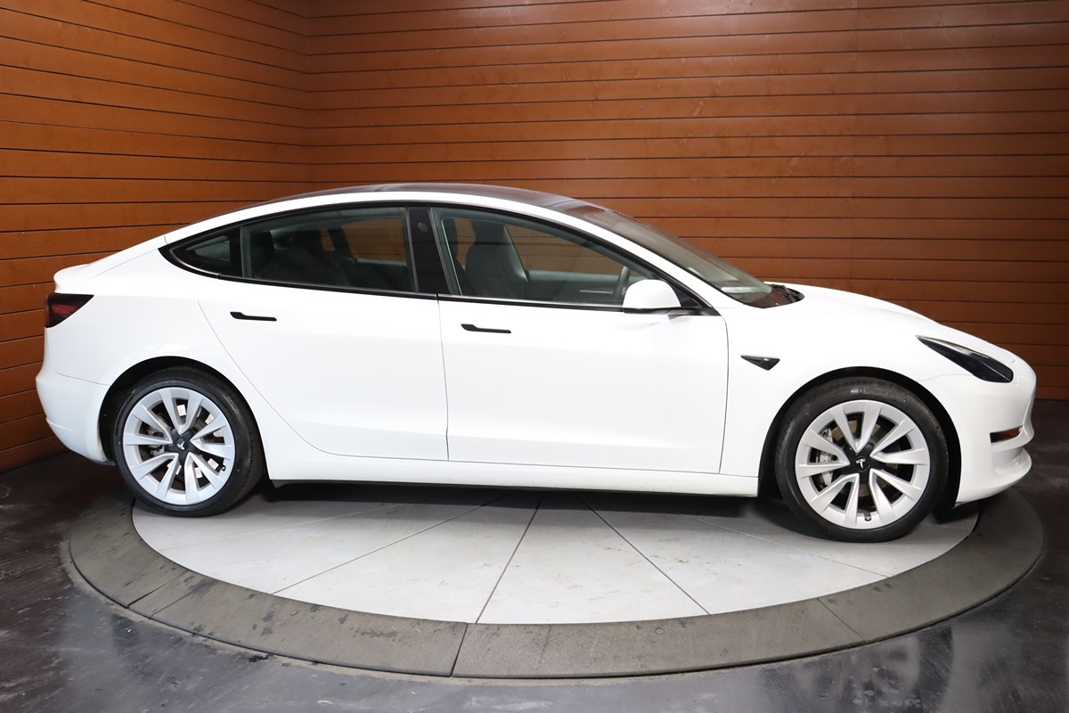 2021 Tesla Model 3 Standard Range Plus photo 34