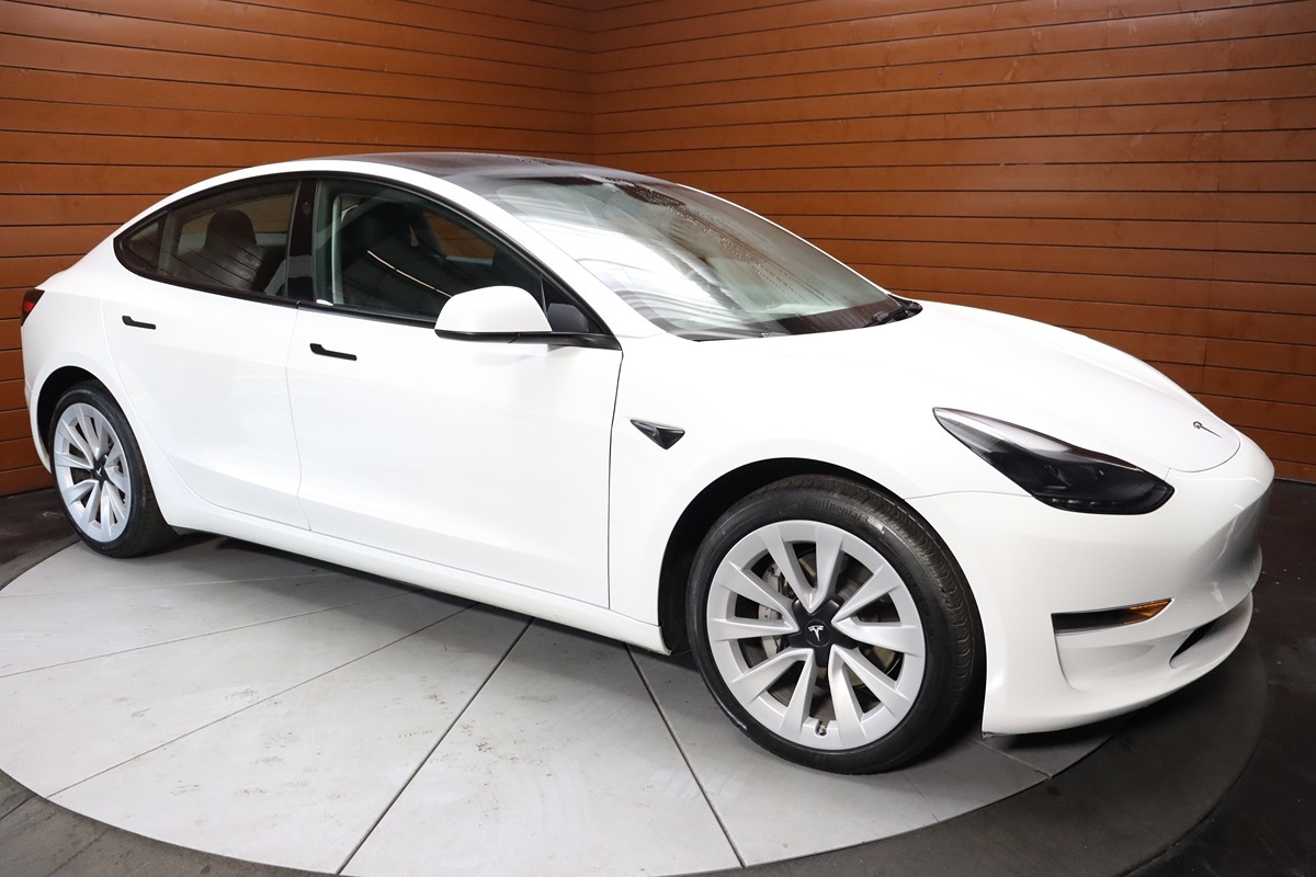 2021 Tesla Model 3 Standard Range Plus photo 35