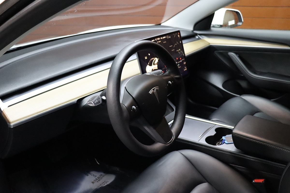 2021 Tesla Model 3 Standard Range Plus photo 39