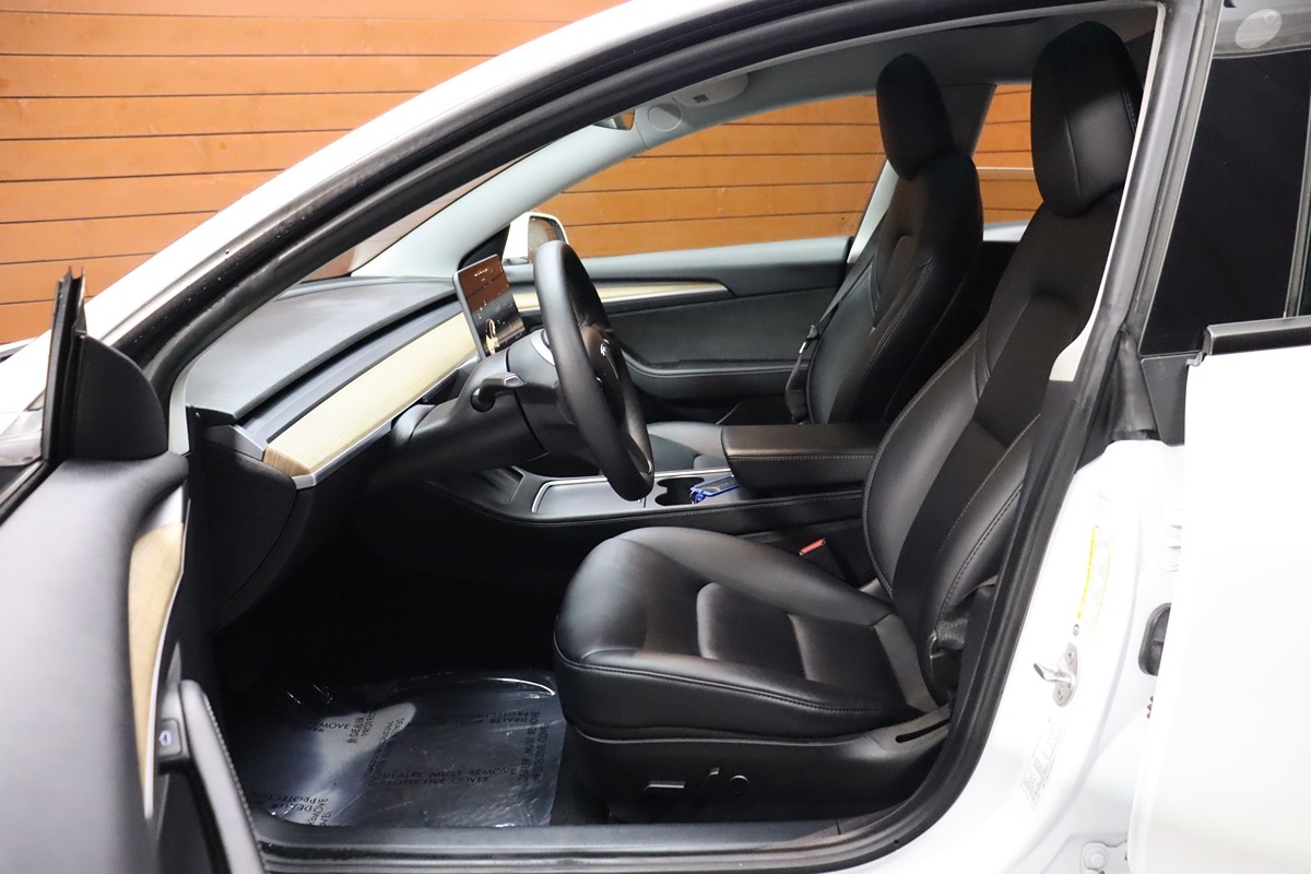 2021 Tesla Model 3 Standard Range Plus photo 40