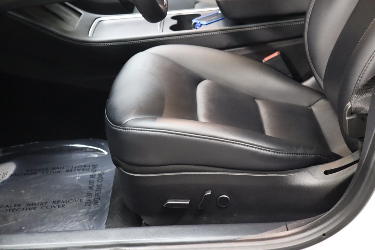 2021 Tesla Model 3 Standard Range Plus photo 41