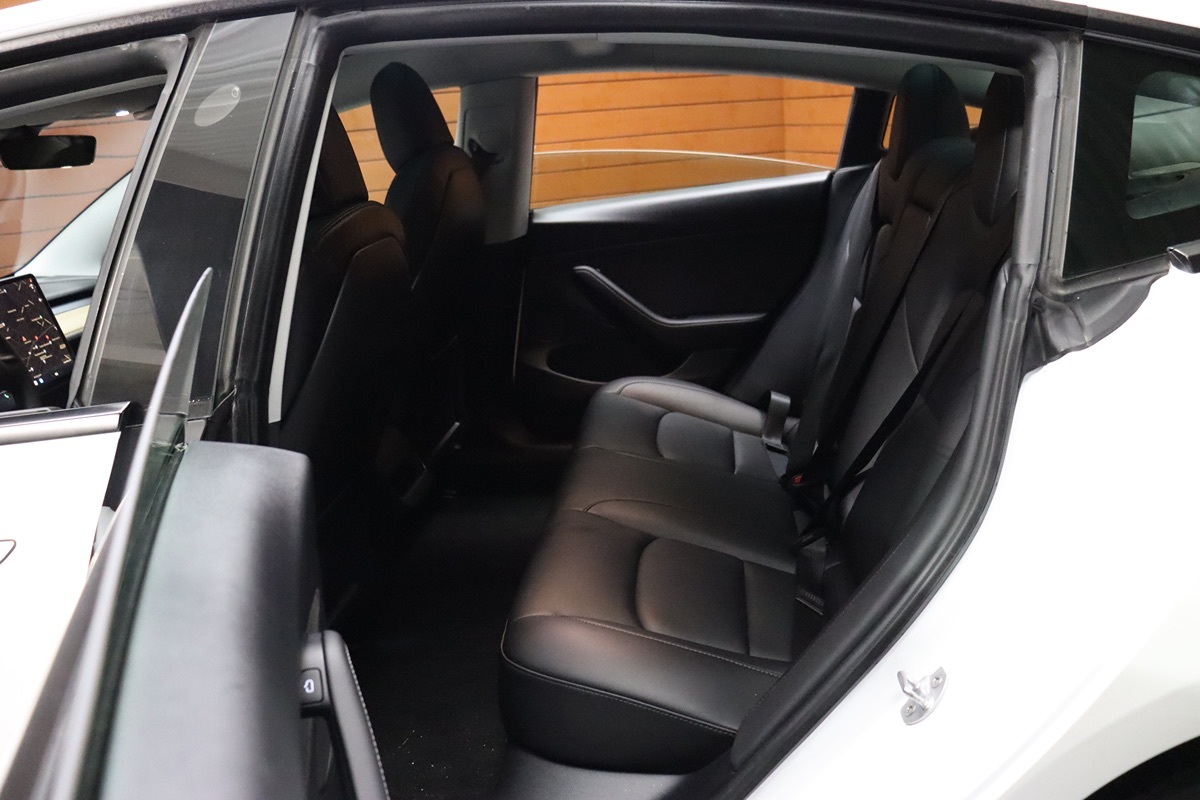 2021 Tesla Model 3 Standard Range Plus photo 45