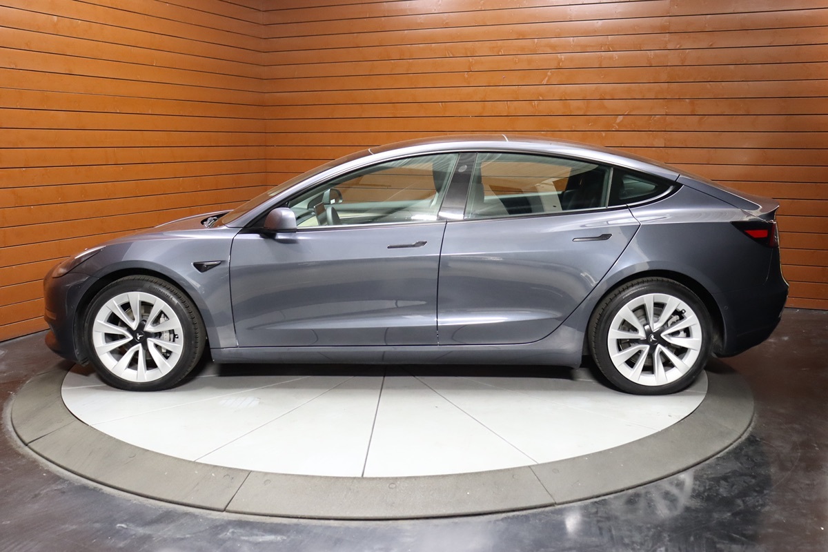 2023 Tesla Model 3 photo 8
