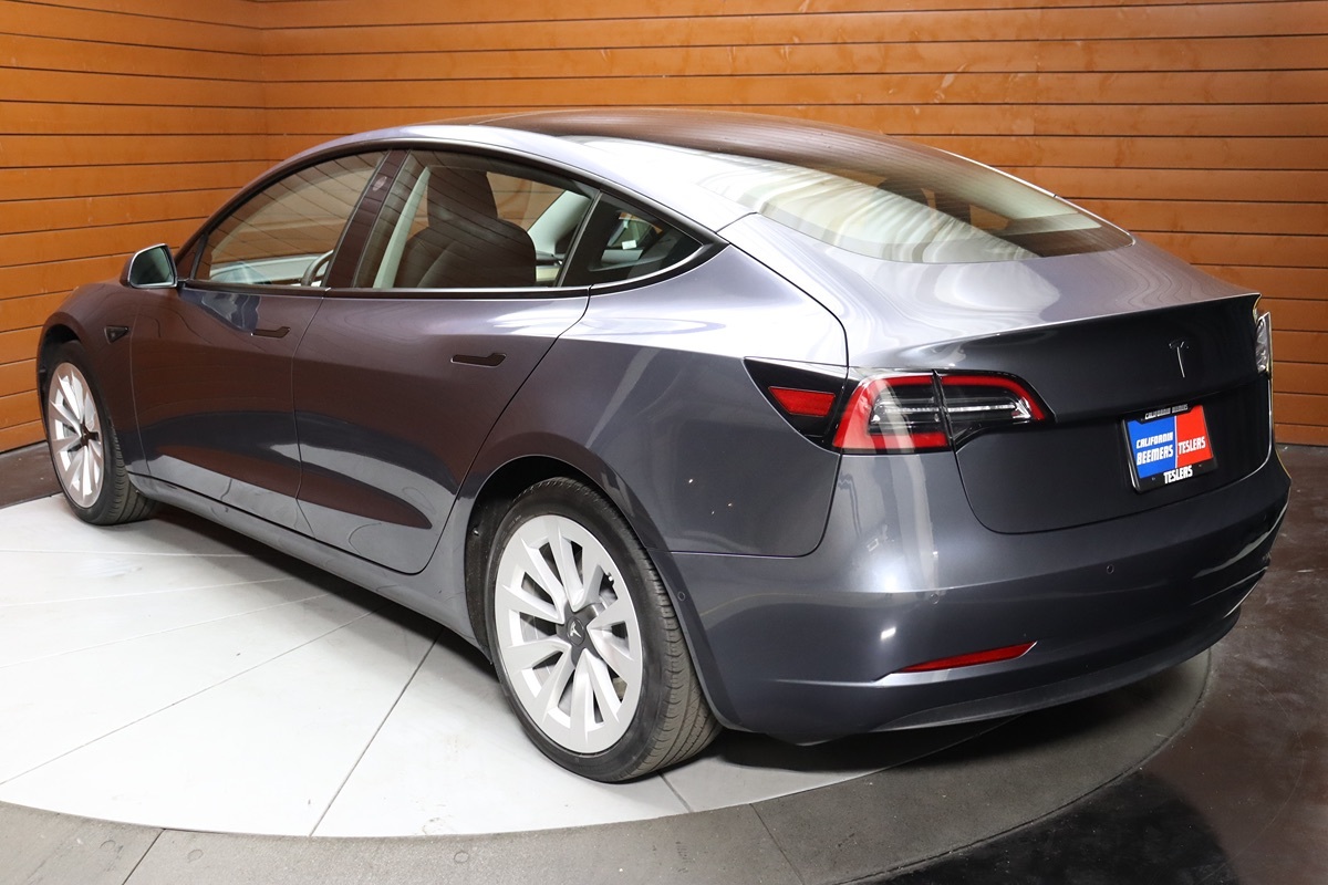 2023 Tesla Model 3 photo 9