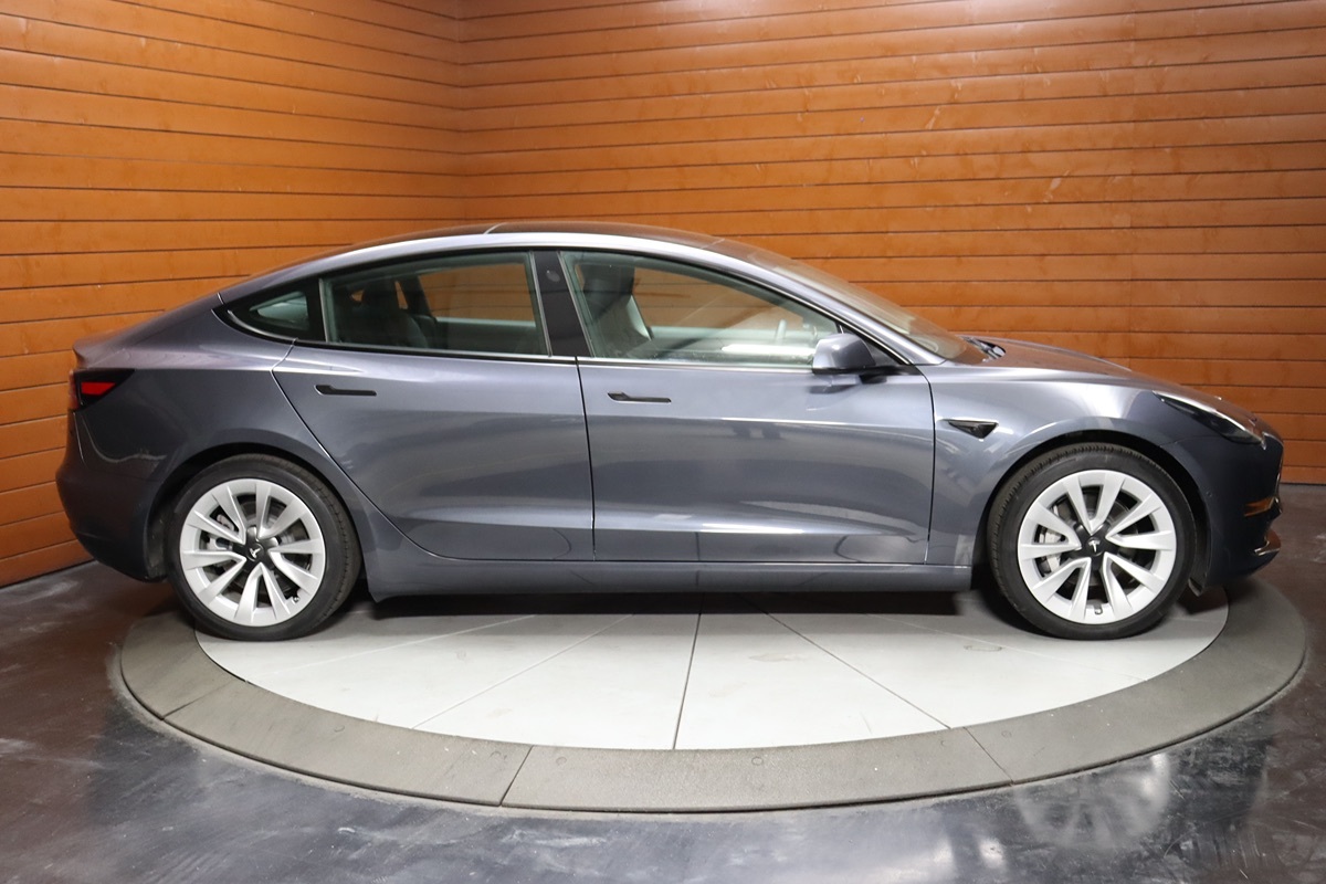 2023 Tesla Model 3 photo 18