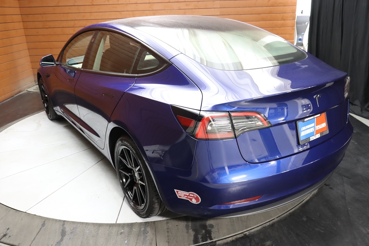2023 Tesla Model 3 photo 9