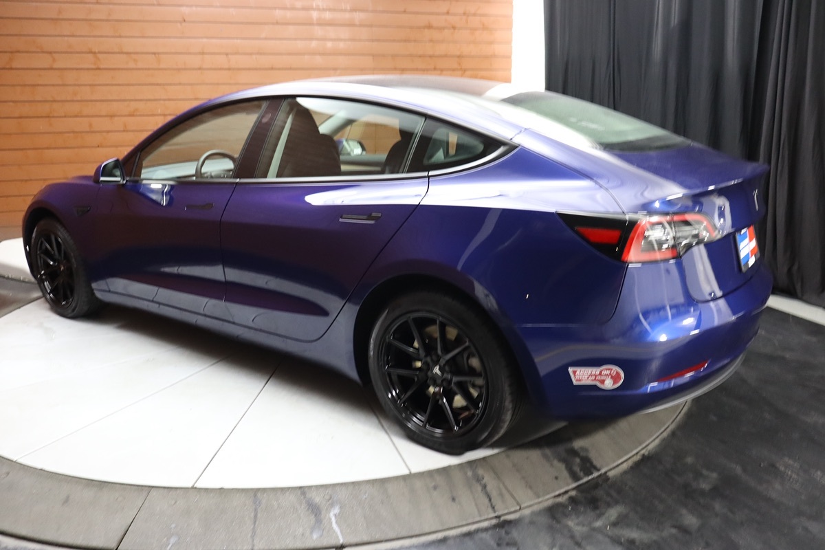 2023 Tesla Model 3 photo 8
