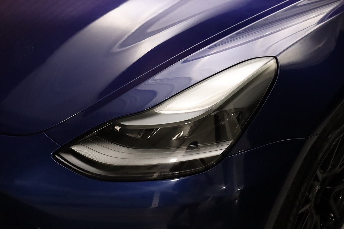 2023 Tesla Model 3 photo 3