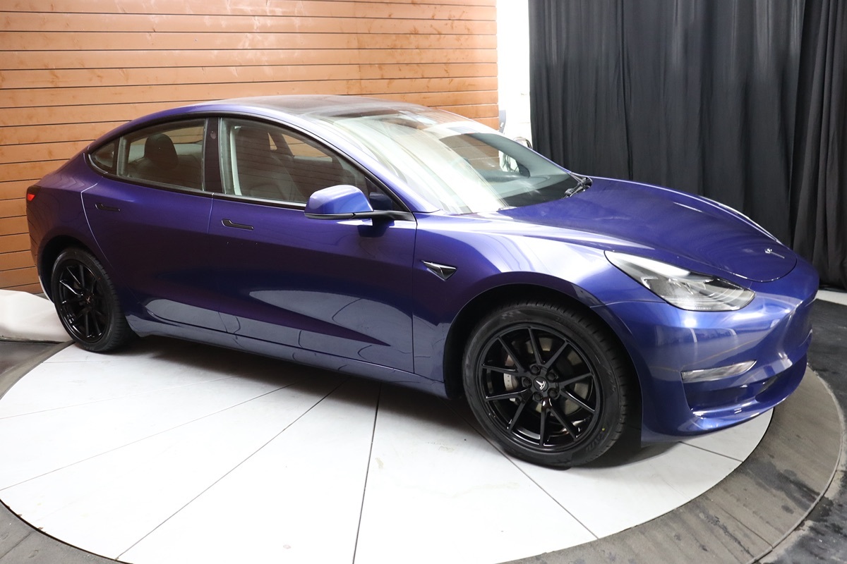 2023 Tesla Model 3 photo 16