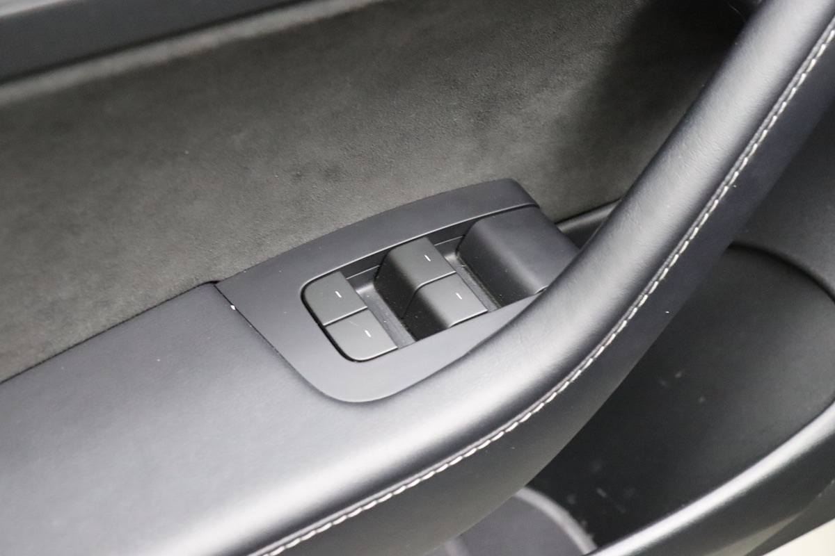 2023 Tesla Model 3 photo 28