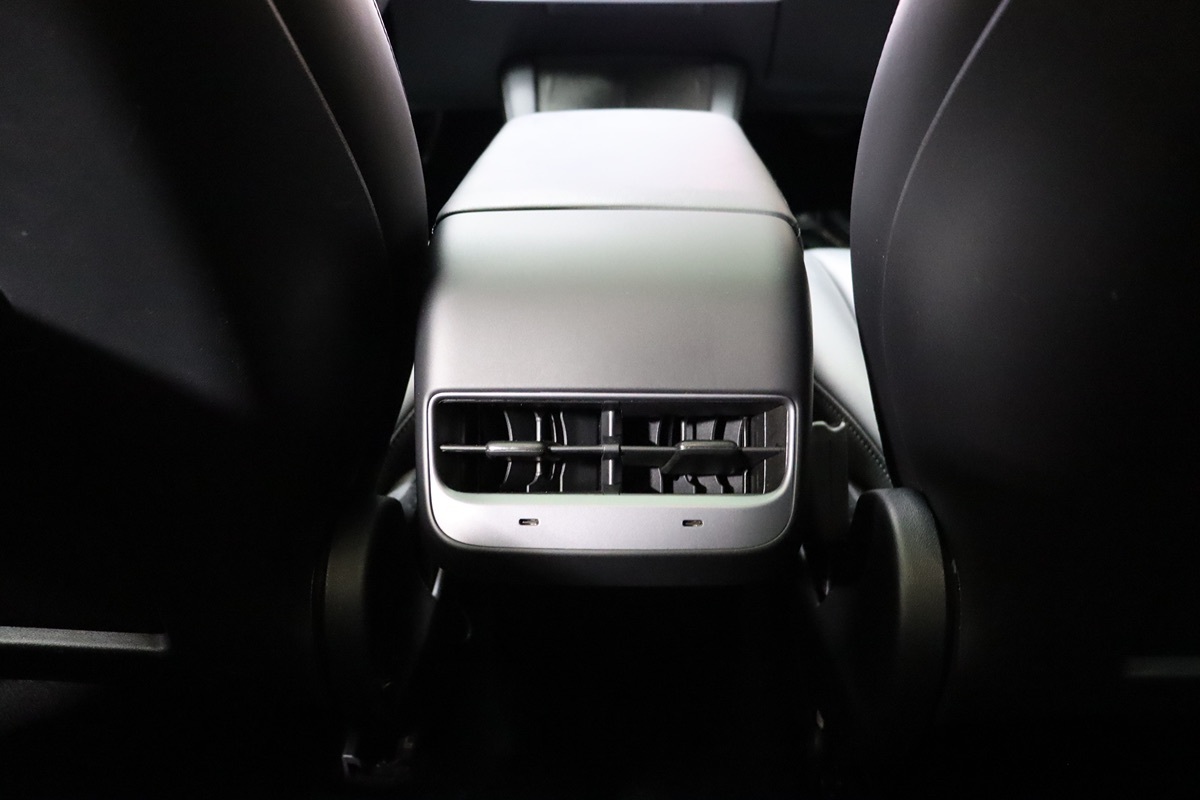 2023 Tesla Model 3 photo 38