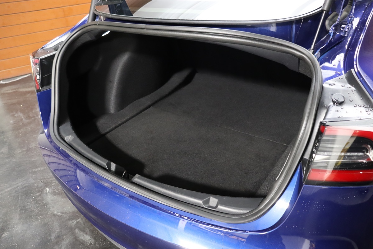 2023 Tesla Model 3 photo 11